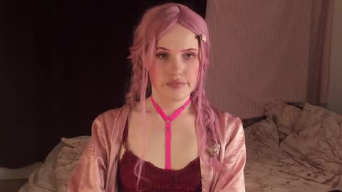 Effie Mur online show from 12.11.24