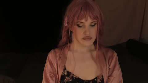 Effie Mur online show from 12.27.24