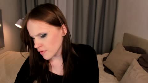 Effie Mur online show from 04.10.26