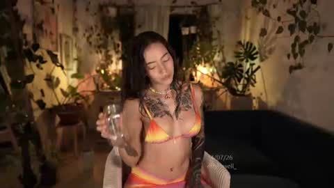 Snapshot of effylowell_ chatting on 07.15.26 Effy online show from 07.15.26