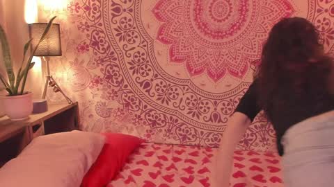 Snapshot of effysroom chatting on 01.07.25 effy online show from 01.07.25