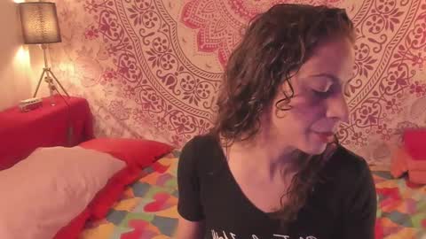 Snapshot of effysroom chatting on 02.14.25 effy online show from 02.14.25