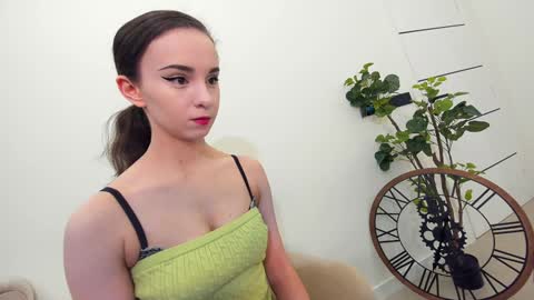 Snapshot of ehotlovea chatting on 01.19.25 Erik and Alice online show from 01.19.25