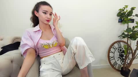 Snapshot of ehotlovea chatting on 01.31.25 Erik and Alice online show from 01.31.25