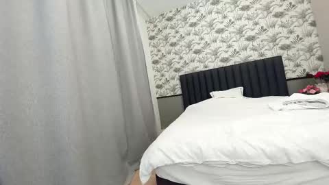 Snapshot of ehotlovea chatting on 02.18.25 Erik and Alice online show from 02.18.25