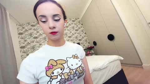 Snapshot of ehotlovea chatting on 02.18.25 Erik and Alice online show from 02.18.25