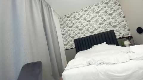 Snapshot of ehotlovea chatting on 02.25.25 Erik and Alice online show from 02.25.25