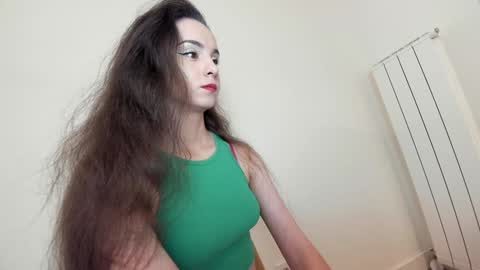 Snapshot of ehotlovea chatting on 09.17.25 Erik and Alice online show from 09.17.25