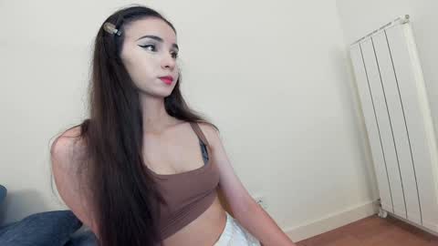 Snapshot of ehotlovea chatting on 09.26.25 Erik and Alice online show from 09.26.25