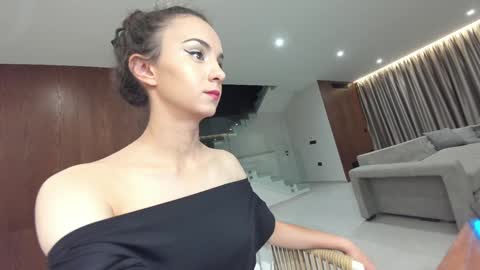 Snapshot of ehotlovea chatting on 11.13.25 Erik and Alice online show from 11.13.25