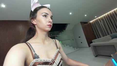 Snapshot of ehotlovea chatting on 11.20.25 Erik and Alice online show from 11.20.25