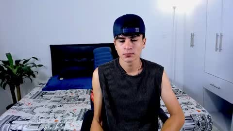 Snapshot of eiden_allenx1 chatting on 12.23.24 eiden_allenx1 online show from 12.23.24