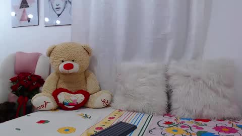 Snapshot of eileenmost chatting on 02.14.25 eileenmost online show from 02.14.25