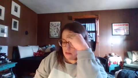 Snapshot of eilidh90 chatting on 12.17.25 eilidh 3 online show from 12.17.25