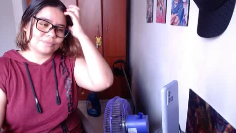 eimy_saenzz online show from 04.04.26