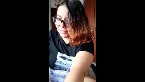 eimy_saenzz online show from 04.18.26