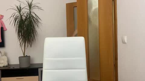 Snapshot of eitanhere chatting on 12.14.24 Eitan online show from 12.14.24