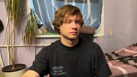 Snapshot of eitanhere chatting on 10.15.25 Eitan online show from 10.15.25