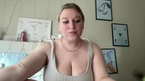 Snapshot of ekl22 chatting on 05.28.26 ekl22 online show from 05.28.26