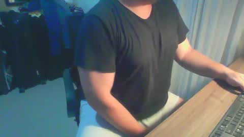 Snapshot of ekudemic chatting on 12.27.24 Juan Pablo M online show from 12.27.24