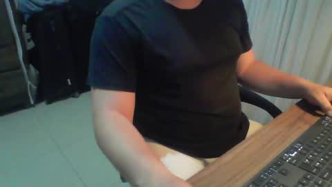 Snapshot of ekudemic chatting on 02.14.25 Juan Pablo M online show from 02.14.25