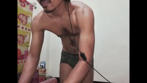 Snapshot of ekzxoxo chatting on 12.13.25 Ekz online show from 12.13.25