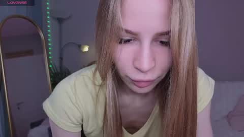 Snapshot of el1s_evans chatting on 04.27.26 please read my bio there is information about private shows and about my personality online show from 04.27.26