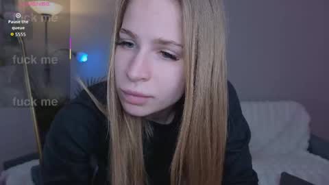 Snapshot of el1s_evans chatting on 04.28.26 please read my bio there is information about private shows and about my personality online show from 04.28.26