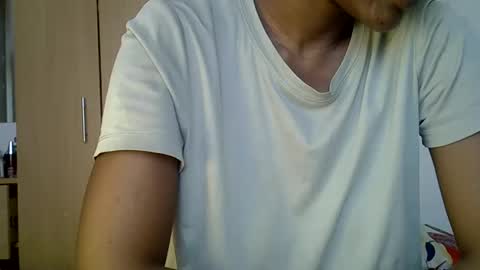 Snapshot of el_petite chatting on 12.08.24 petite online show from 12.08.24