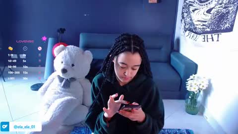 Snapshot of ela_0 chatting on 01.10.25 Ela  Help me reach 100 thumbs up online show from 01.10.25