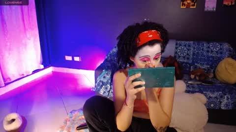 Snapshot of ela_0 chatting on 03.08.25 Ela  Help me reach 100 thumbs up online show from 03.08.25