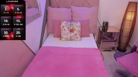 Snapshot of ela_beli chatting on 03.12.25 Ela Beli online show from 03.12.25