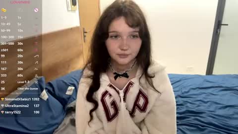 Snapshot of ela_wish chatting on 07.18.26 Ela online show from 07.18.26
