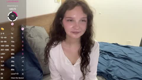 Snapshot of ela_wish chatting on 07.28.26 Ela online show from 07.28.26