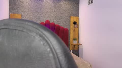 Elaia online show from 11.26.25