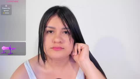 Snapshot of elalove_ chatting on 05.20.26 Ela online show from 05.20.26