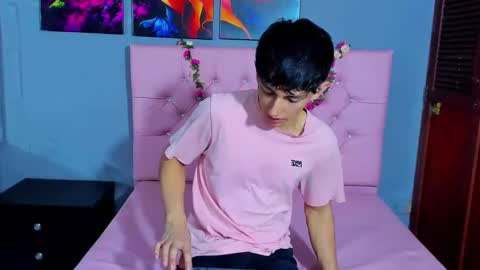 Elan Giralon online show from 11.22.25