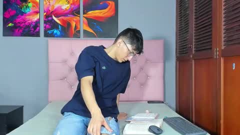 Elan Giralon online show from 02.01.26