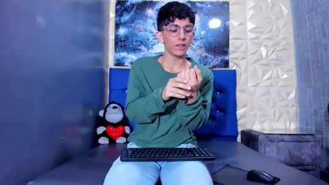 Elan Giralon online show from 04.18.26