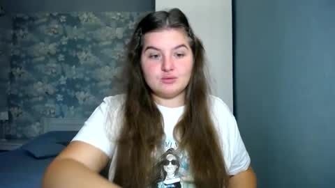 Snapshot of elanis_blair chatting on 10.26.25 Elanis online show from 10.26.25