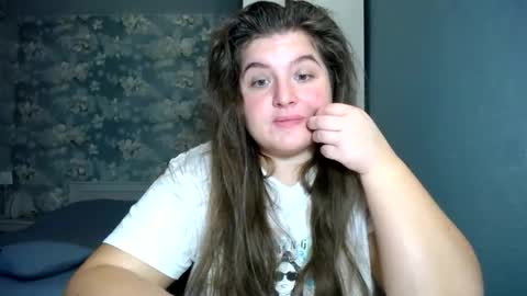 Snapshot of elanis_blair chatting on 11.05.25 Elanis online show from 11.05.25