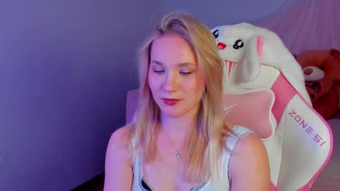 elaravoltage online show from 04.30.26