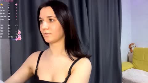 Snapshot of elaravoss chatting on 02.11.26 Bella online show from 02.11.26