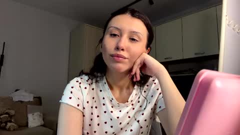 Snapshot of eleanorefrens chatting on 06.23.26 Alice online show from 06.23.26