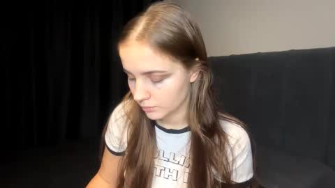 Snapshot of eleanorolaes chatting on 02.28.26 Kelly online show from 02.28.26