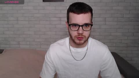 Snapshot of electric_smile chatting on 04.05.26 Alex online show from 04.05.26