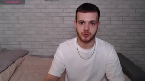 Snapshot of electric_smile chatting on 04.05.26 Alex online show from 04.05.26