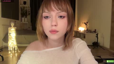 Snapshot of electric_woman chatting on 12.19.25 Aleksa online show from 12.19.25