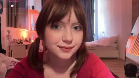 Snapshot of electric_woman chatting on 05.06.26 Aleksa online show from 05.06.26