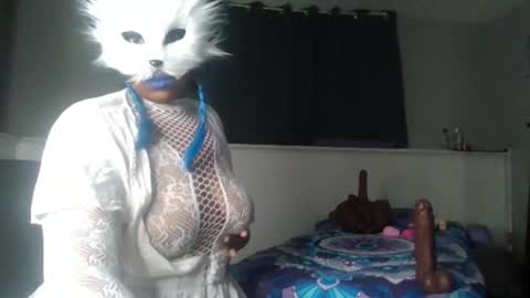 Snapshot of elegant_dash chatting on 11.18.25 Jordan online show from 11.18.25